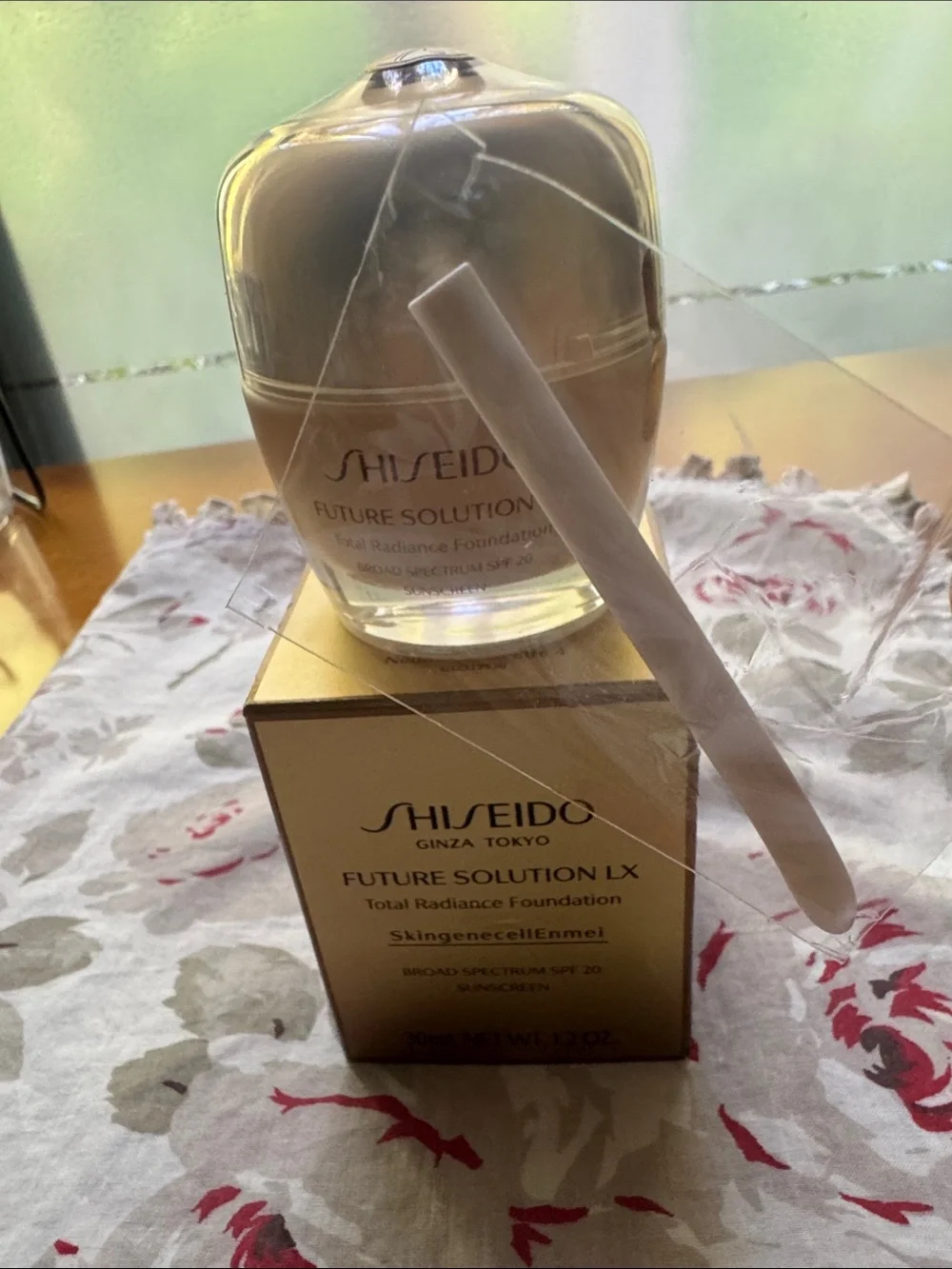 Shiseido Future Solution LX Total Radiance Foundation - Neural 4 - Picture 5 of 5